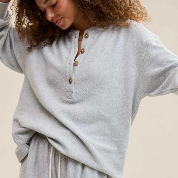 aerie Sweaters - Aerie Sherpa henley sweater gray small oversized